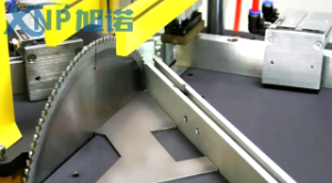 黄瓜视频污污污下载加工厂工人在切割黄瓜视频污污污下载时需要注意哪些？