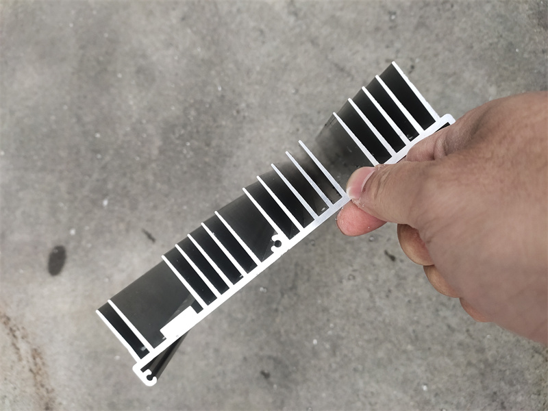 黄瓜视频污污污下载散热器散热片