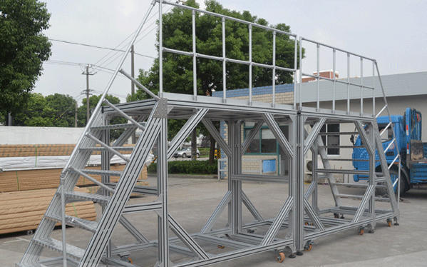 黄瓜视频污污污下载踏步框架