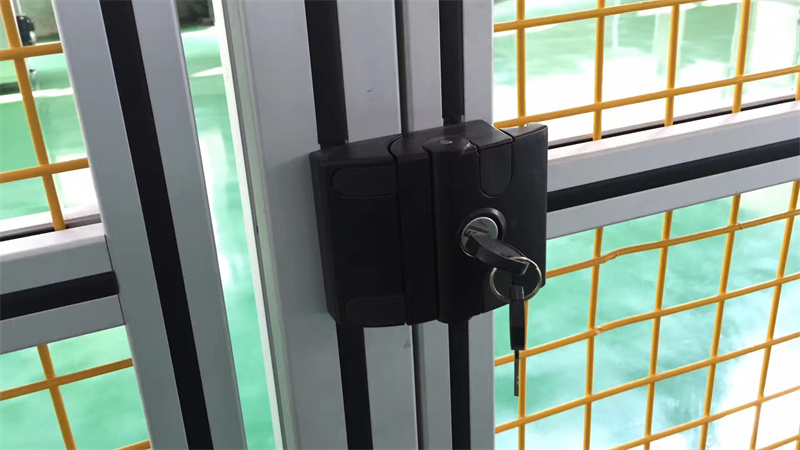 玻璃围栏黄瓜视频污污污下载