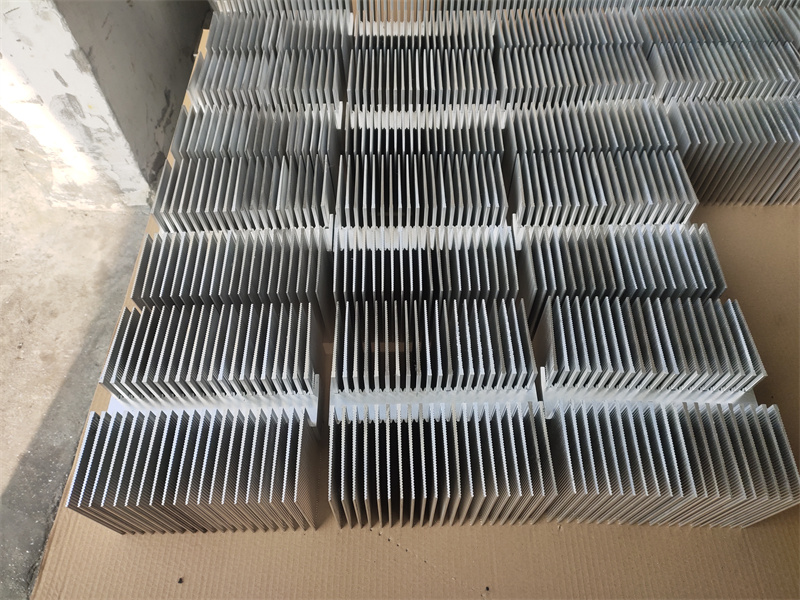 高功率汽车电池黄瓜视频污污污下载散热片深加工