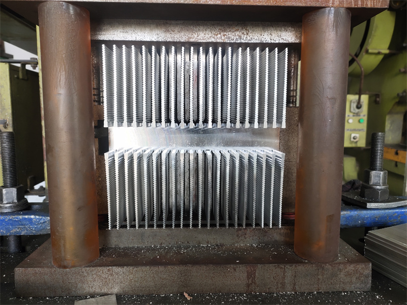 黄瓜视频污污污下载LED散热器