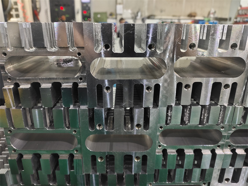 工业带槽散热片黄瓜视频污污污下载